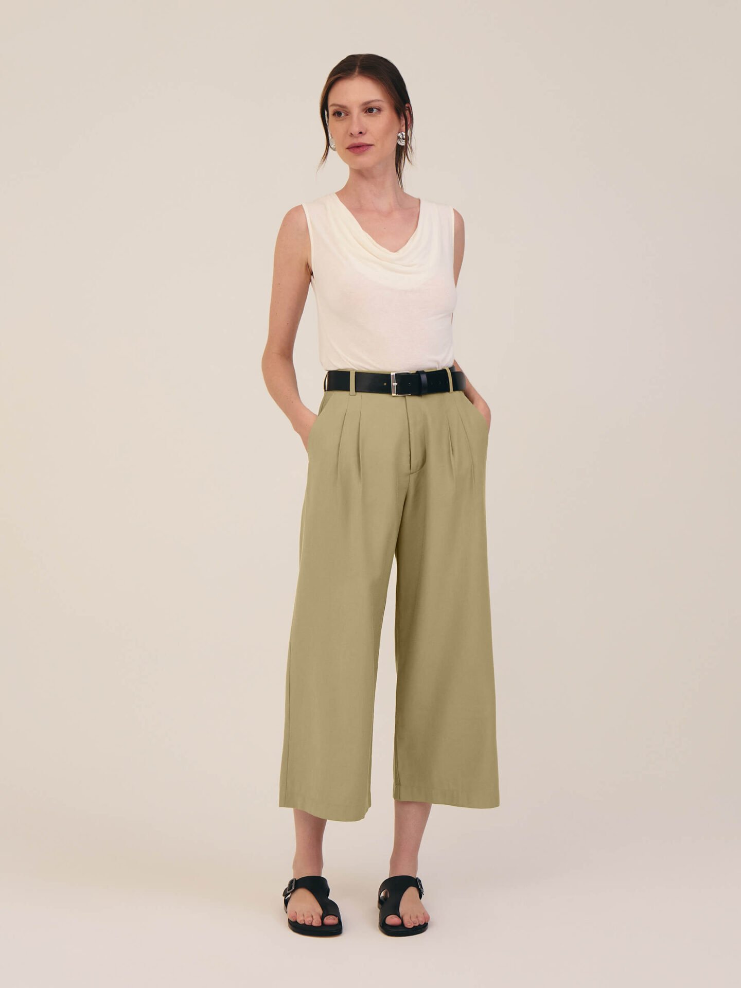 Calça Pantacourt Khaki