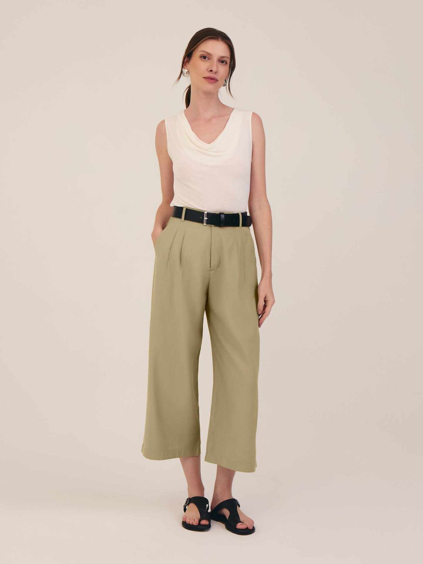 Calça Pantacourt Khaki