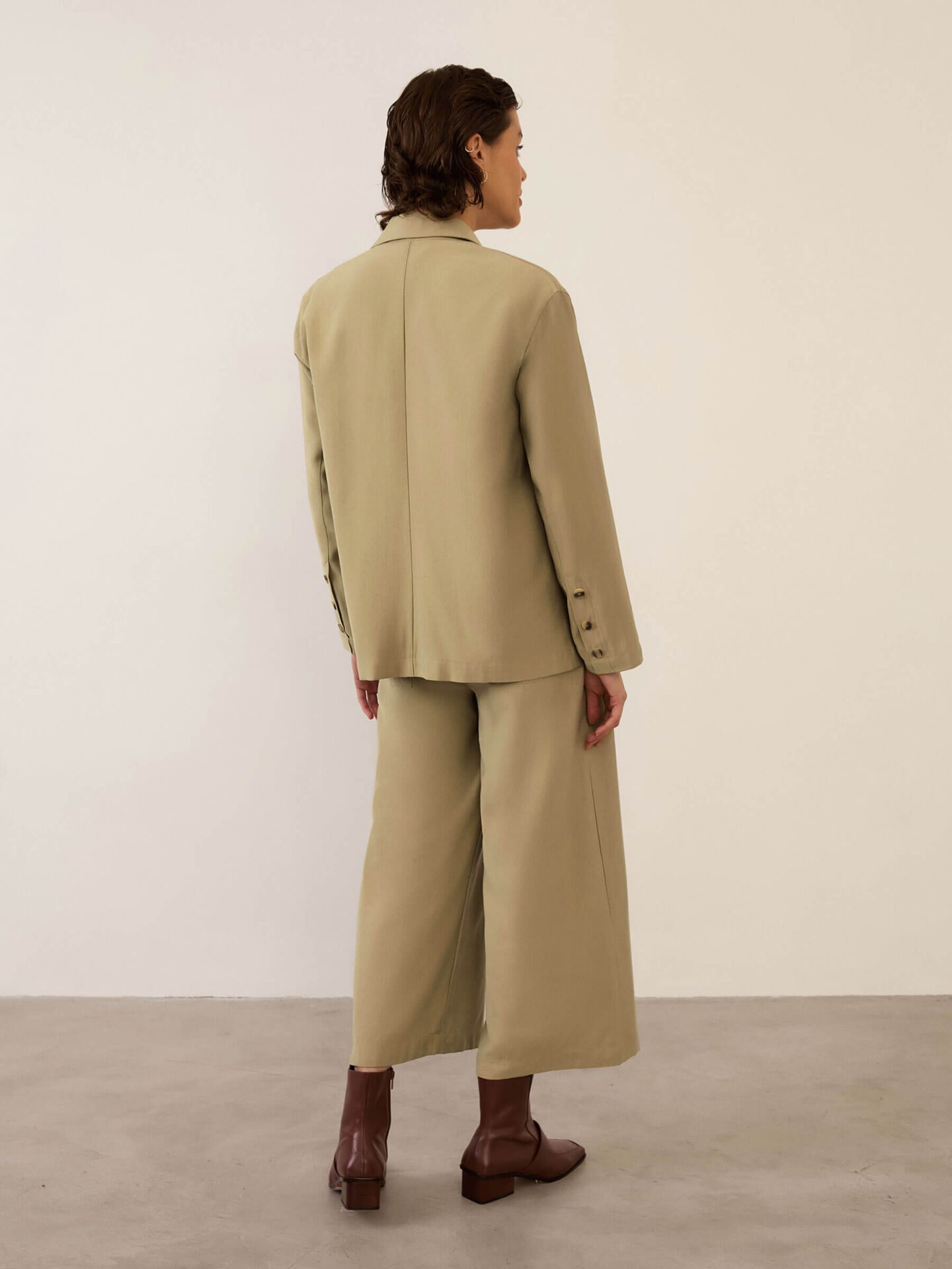 Calça Pantacourt Khaki