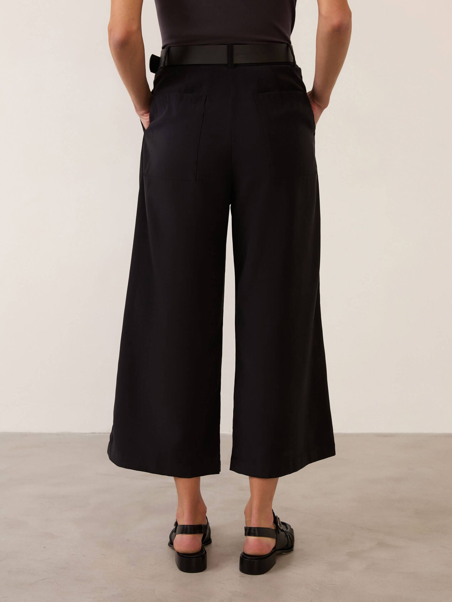 Calça Pantacourt Bel Preto