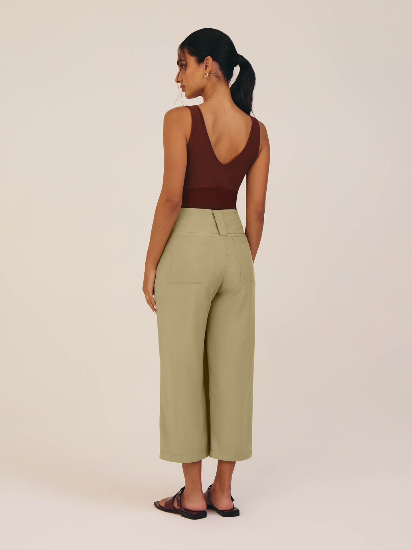 Regata Entalhe Marrom